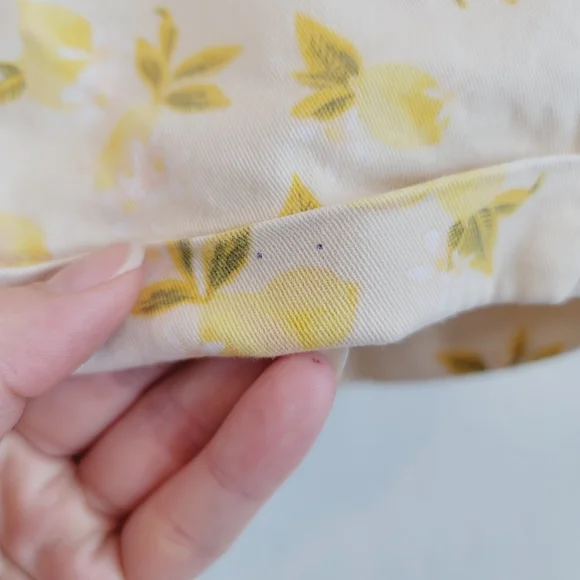 SO Lemon Print Low Rise Midi Shorts Size 5 - Picture 12 of 15